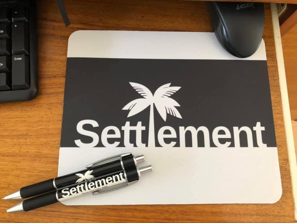 Settlement Motor Inn Дениликуин Экстерьер фото